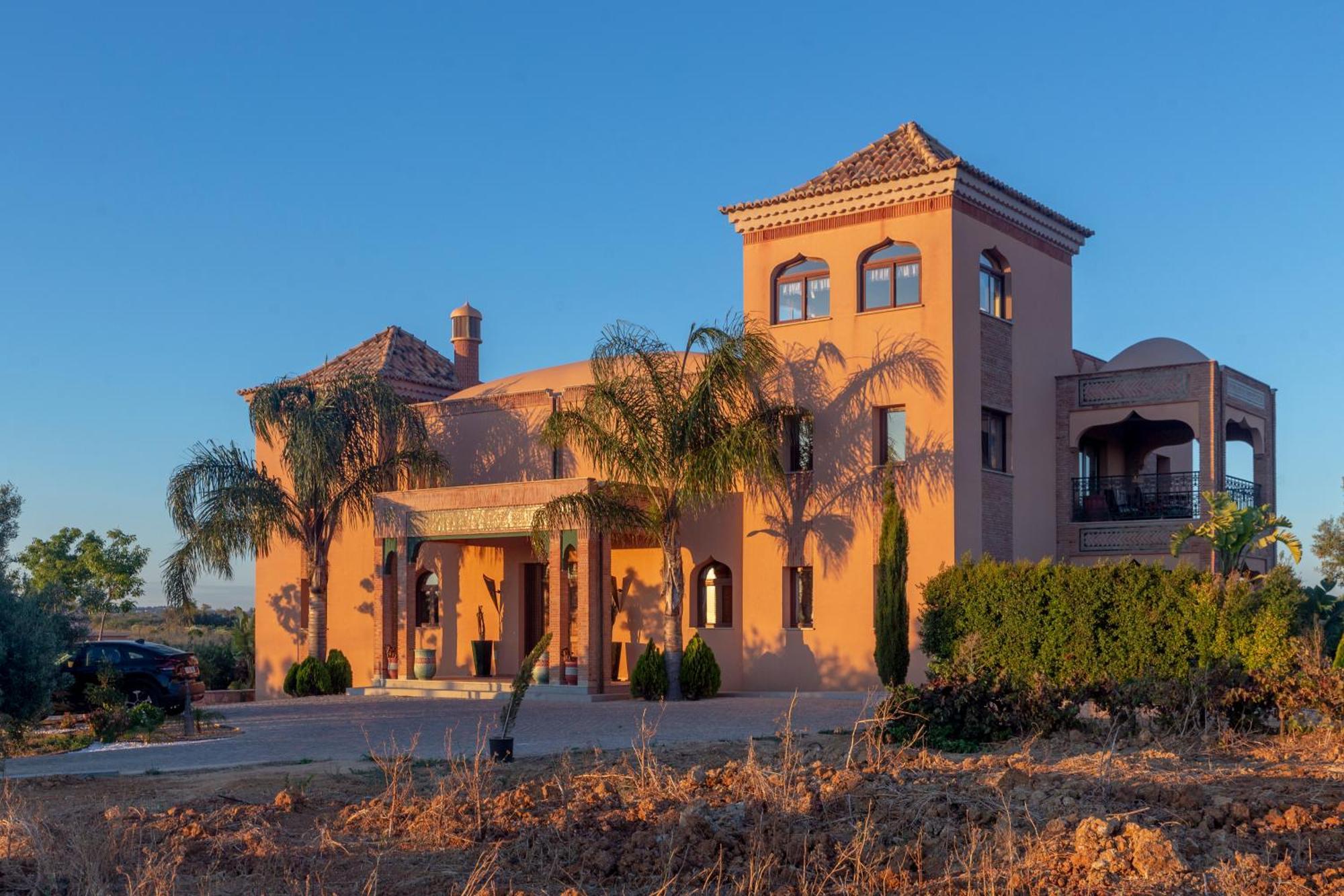 Al Karob Yoga Boutique Hotel Guia  Bagian luar foto