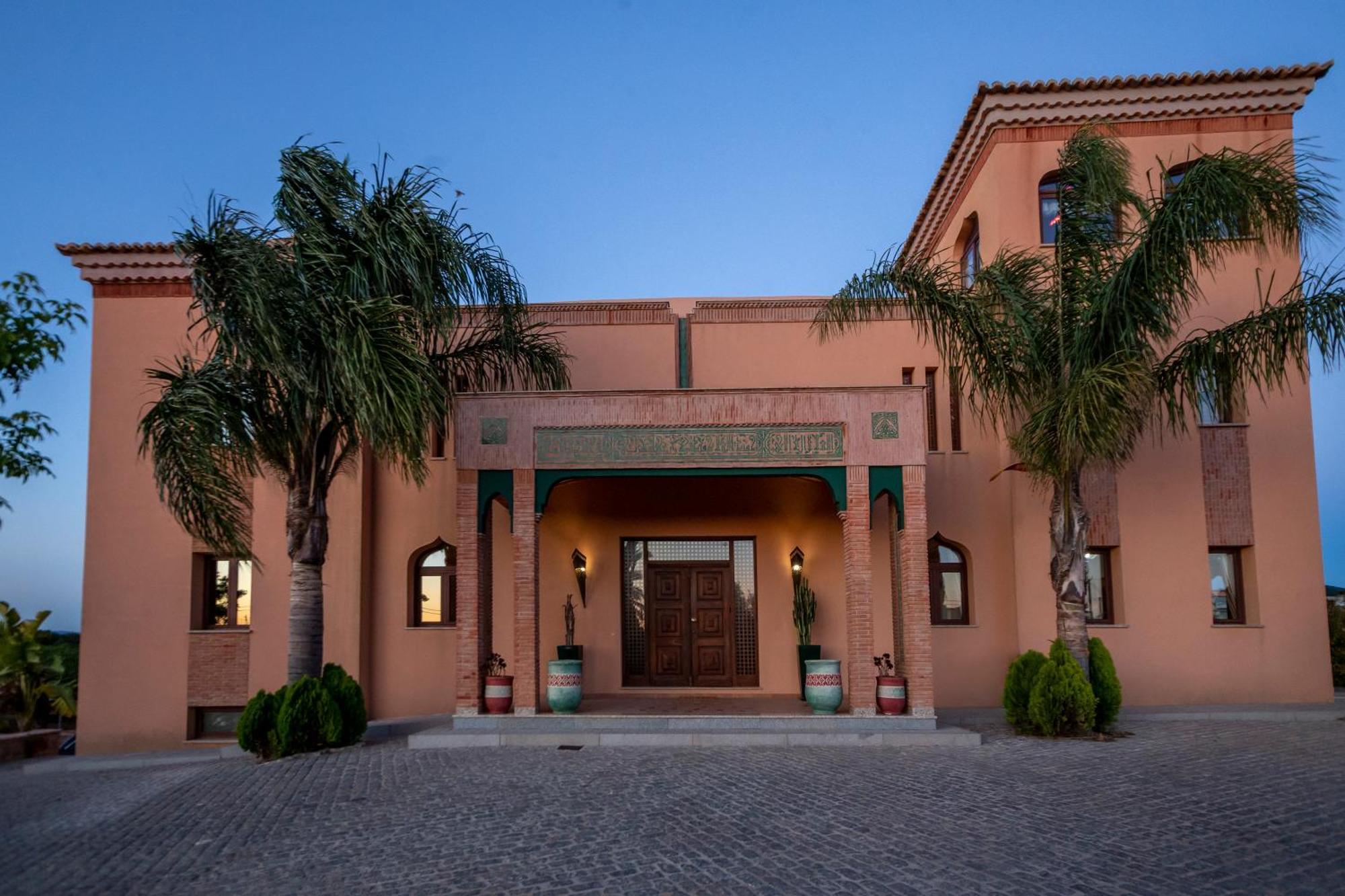 Al Karob Yoga Boutique Hotel Guia  Bagian luar foto