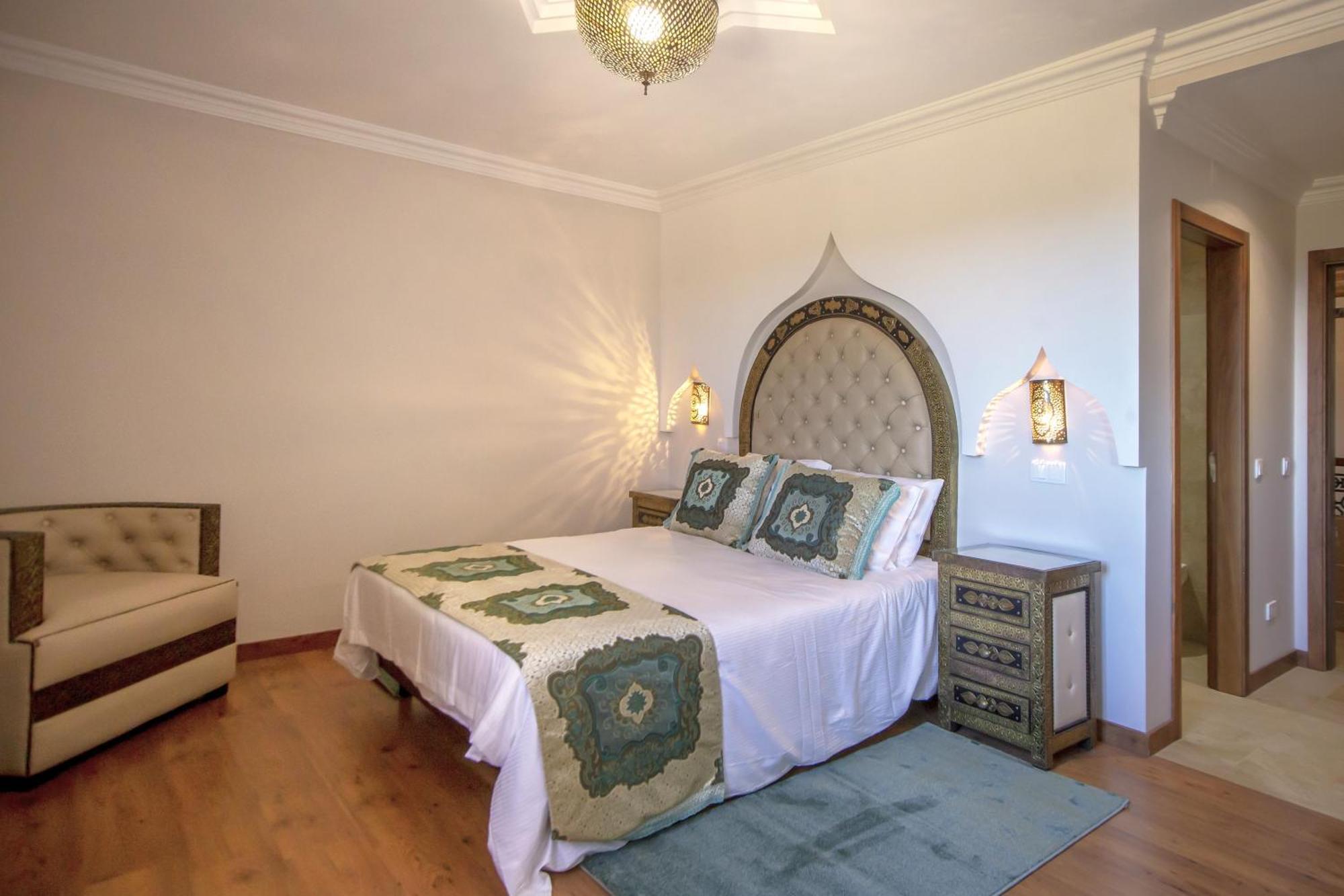 Al Karob Yoga Boutique Hotel Guia  Bagian luar foto