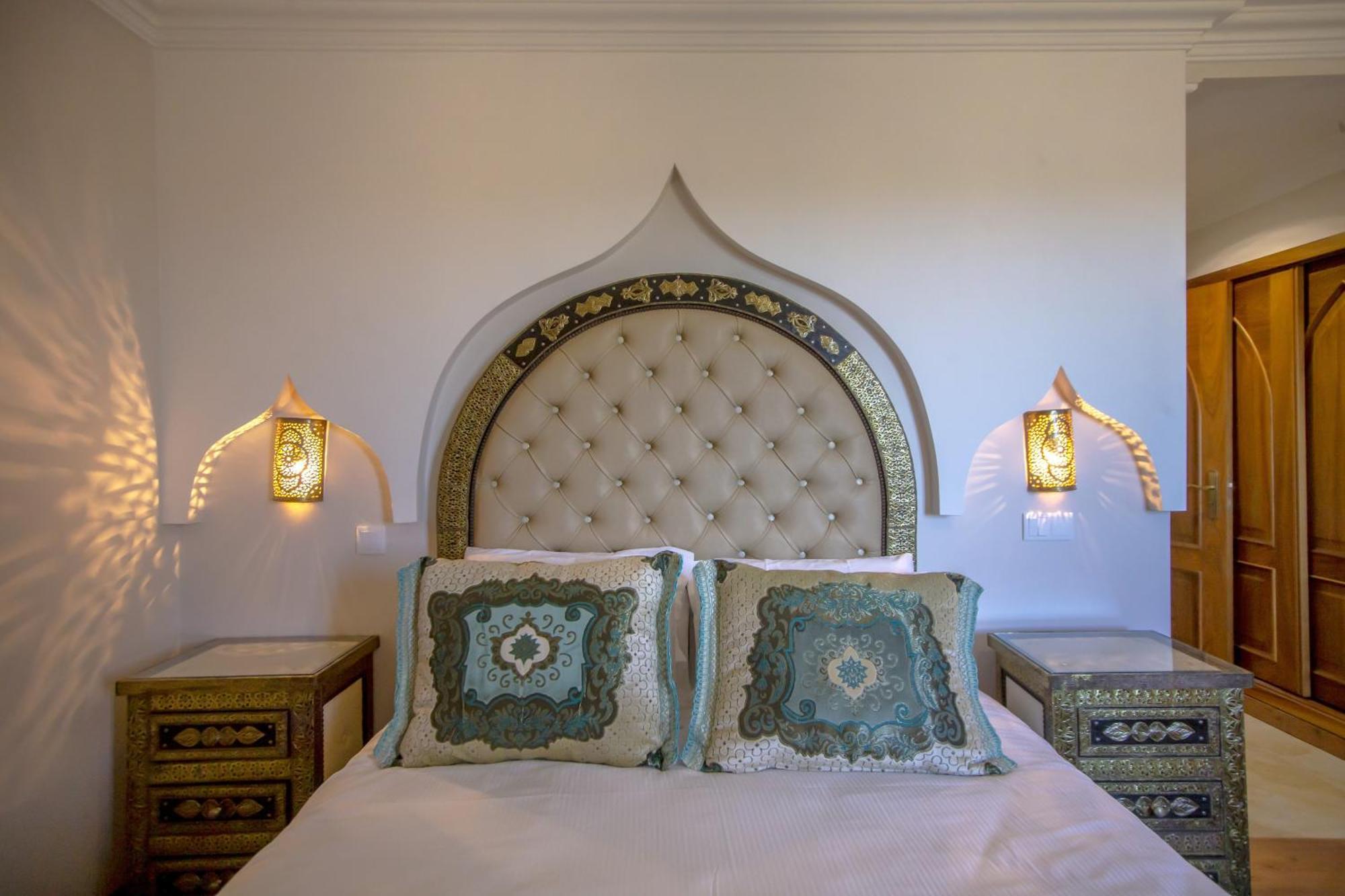 Al Karob Yoga Boutique Hotel Guia  Bagian luar foto