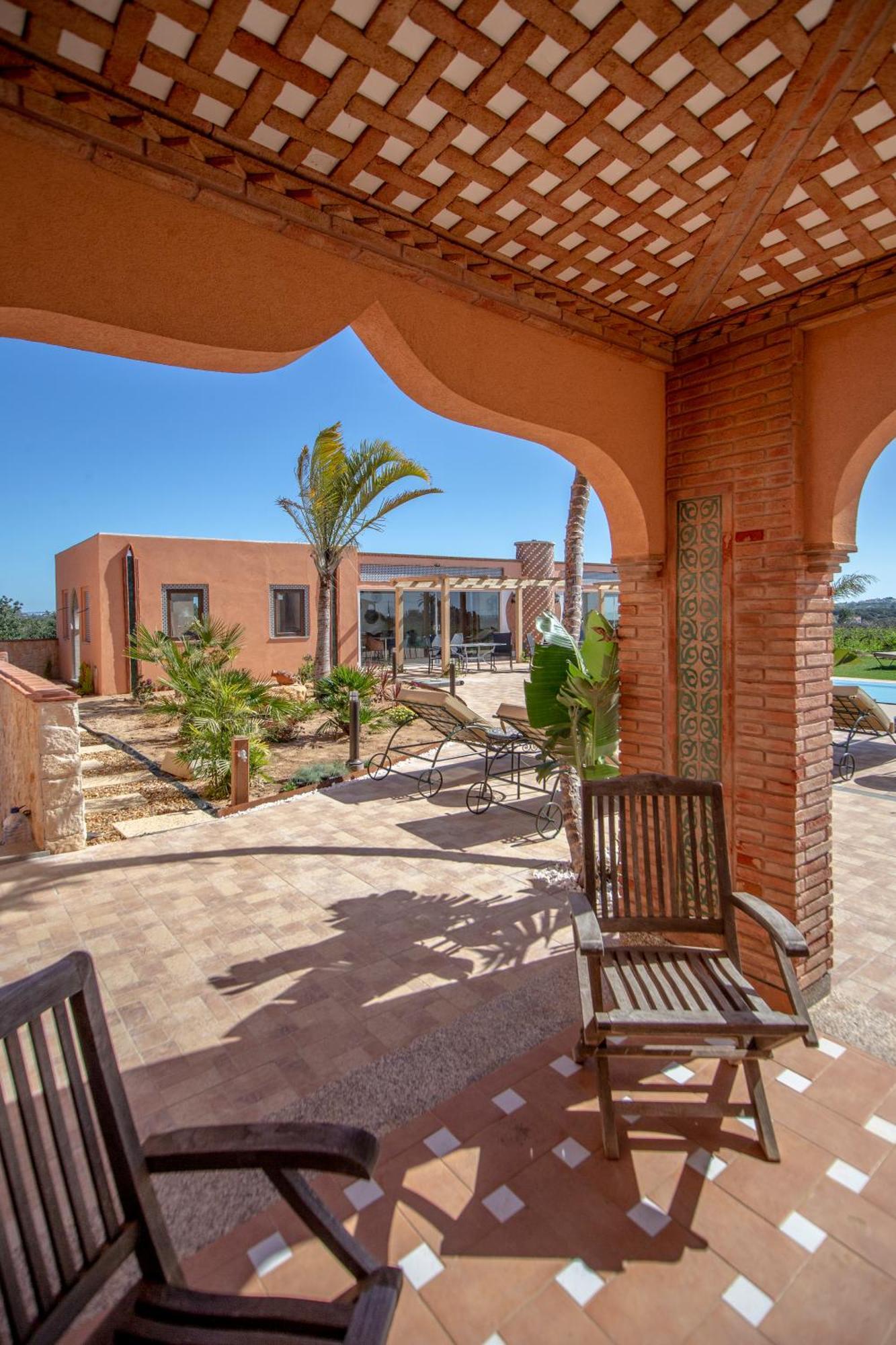 Al Karob Yoga Boutique Hotel Guia  Bagian luar foto