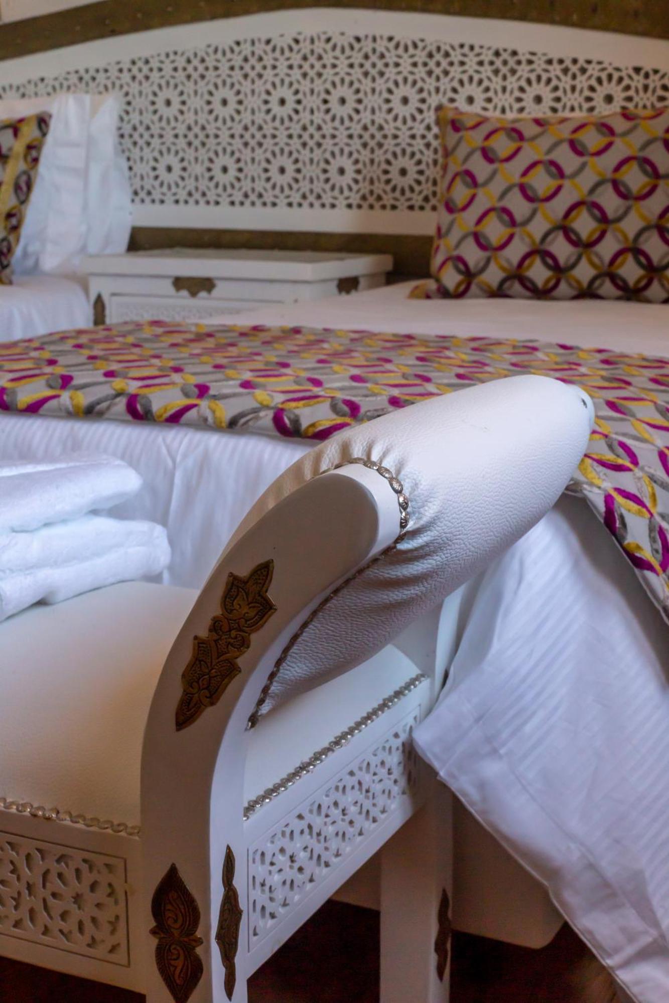 Al Karob Yoga Boutique Hotel Guia  Bagian luar foto