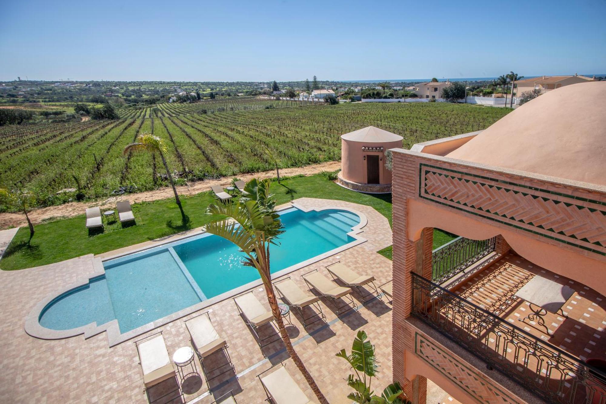 Al Karob Yoga Boutique Hotel Guia  Bagian luar foto