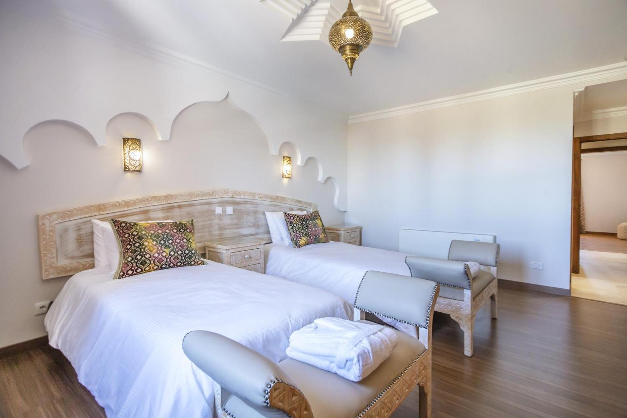 Al Karob Yoga Boutique Hotel Guia  Bagian luar foto