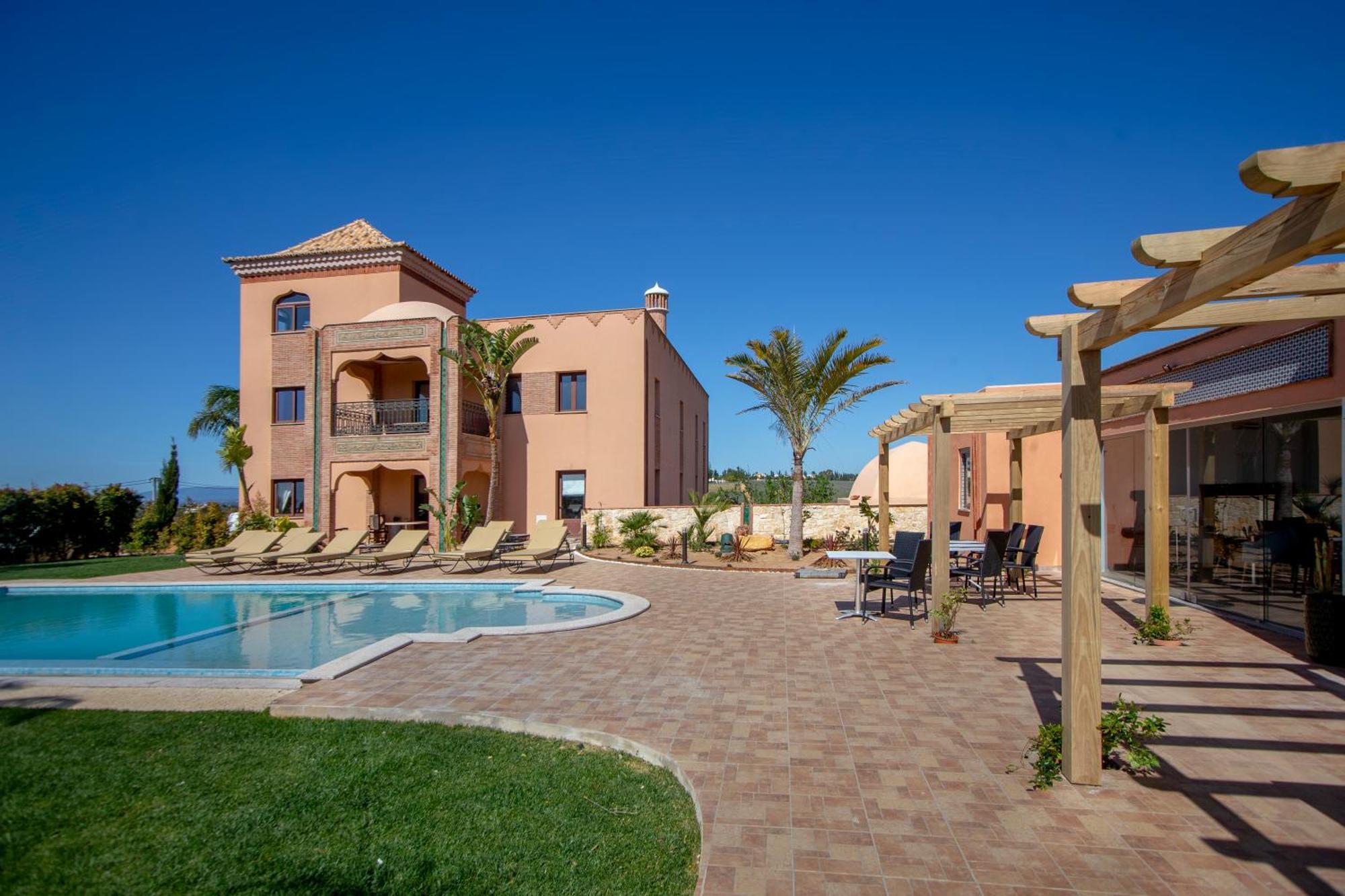 Al Karob Yoga Boutique Hotel Guia  Bagian luar foto
