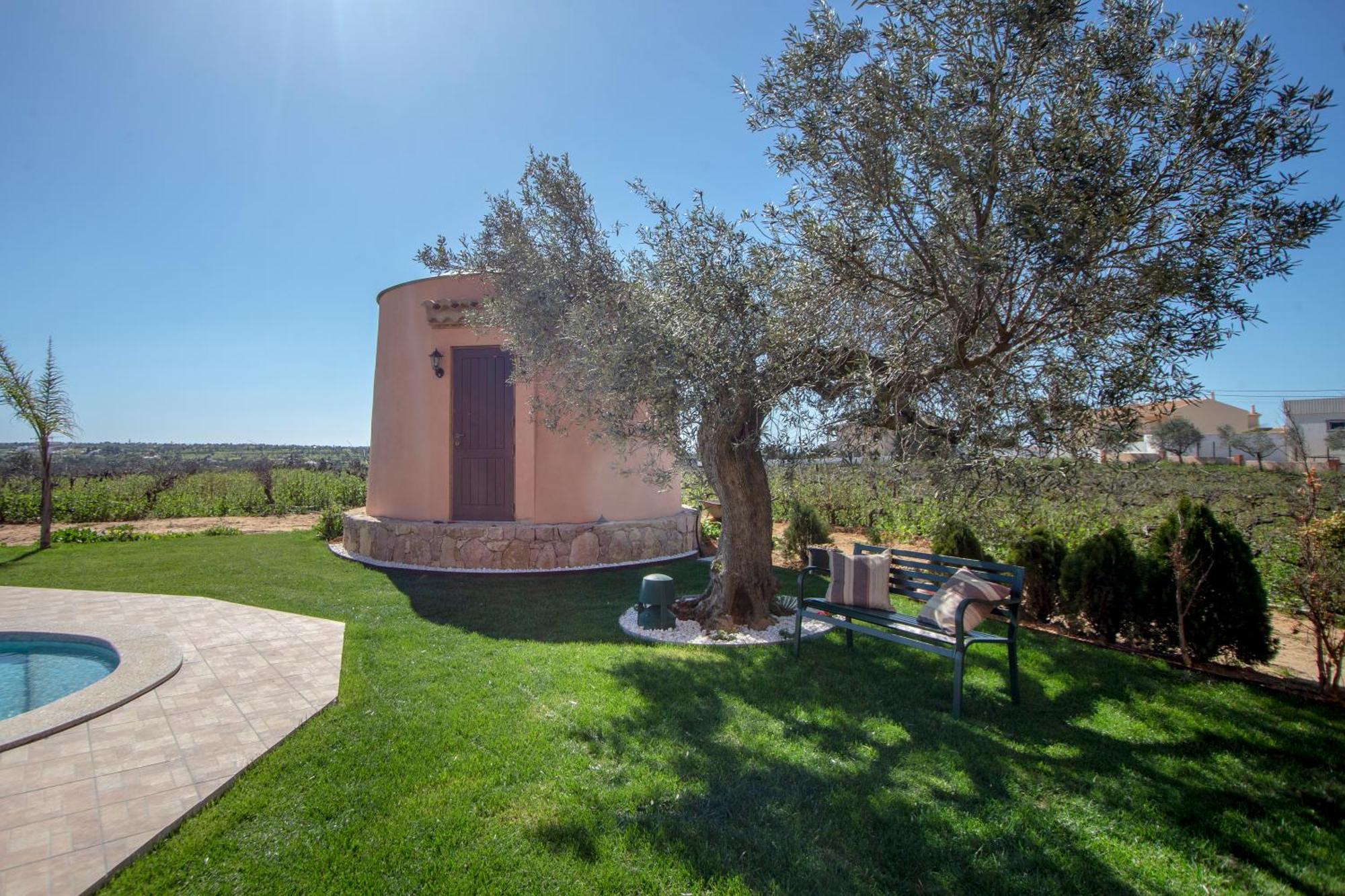 Al Karob Yoga Boutique Hotel Guia  Bagian luar foto