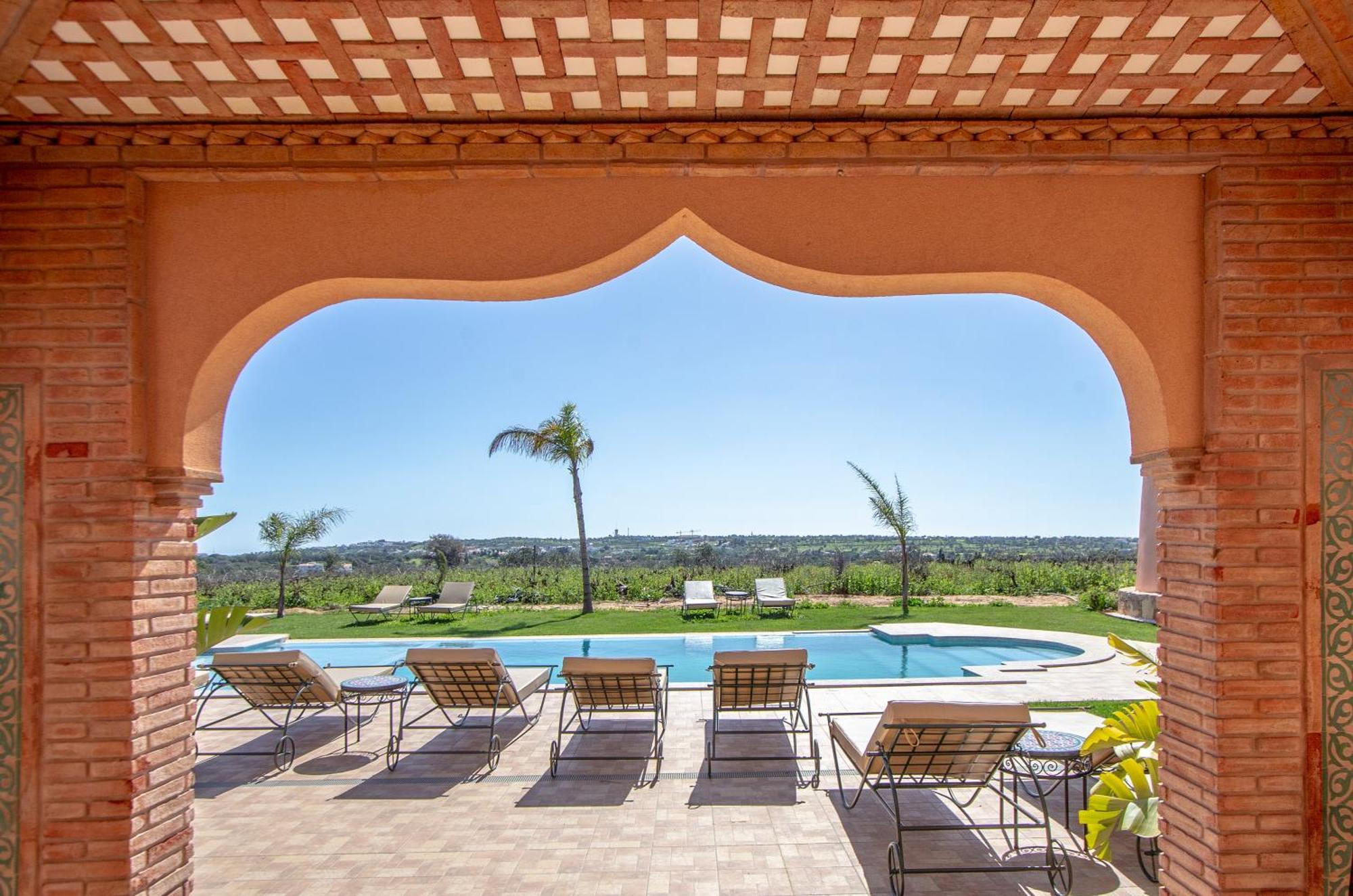 Al Karob Yoga Boutique Hotel Guia  Bagian luar foto