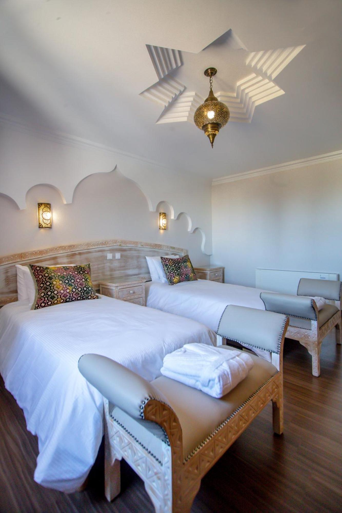 Al Karob Yoga Boutique Hotel Guia  Bagian luar foto