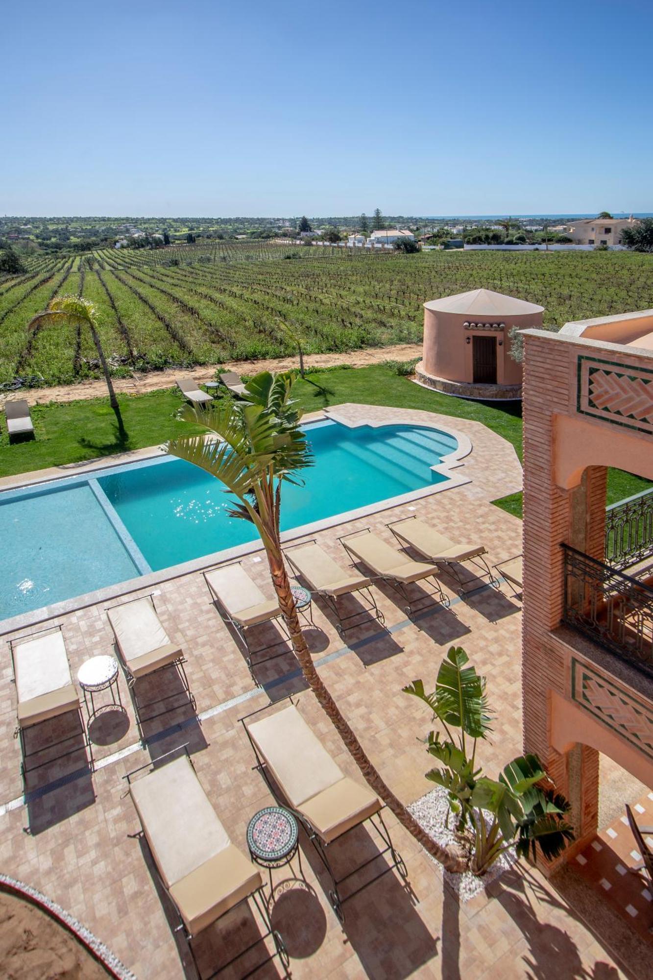 Al Karob Yoga Boutique Hotel Guia  Bagian luar foto
